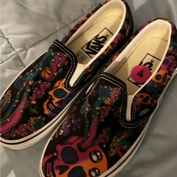 Vans Multicolor Skull Slip-On Sneakers - Picture 1 of 1
